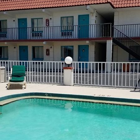 Clearwater Inn Safety Harbor Exterior photo