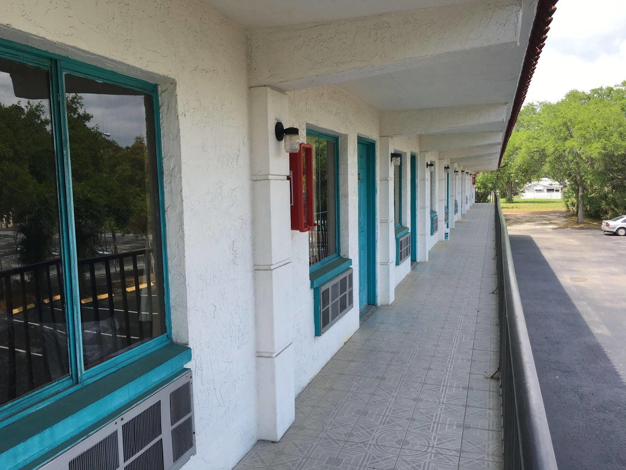 Clearwater Inn Safety Harbor Exterior photo